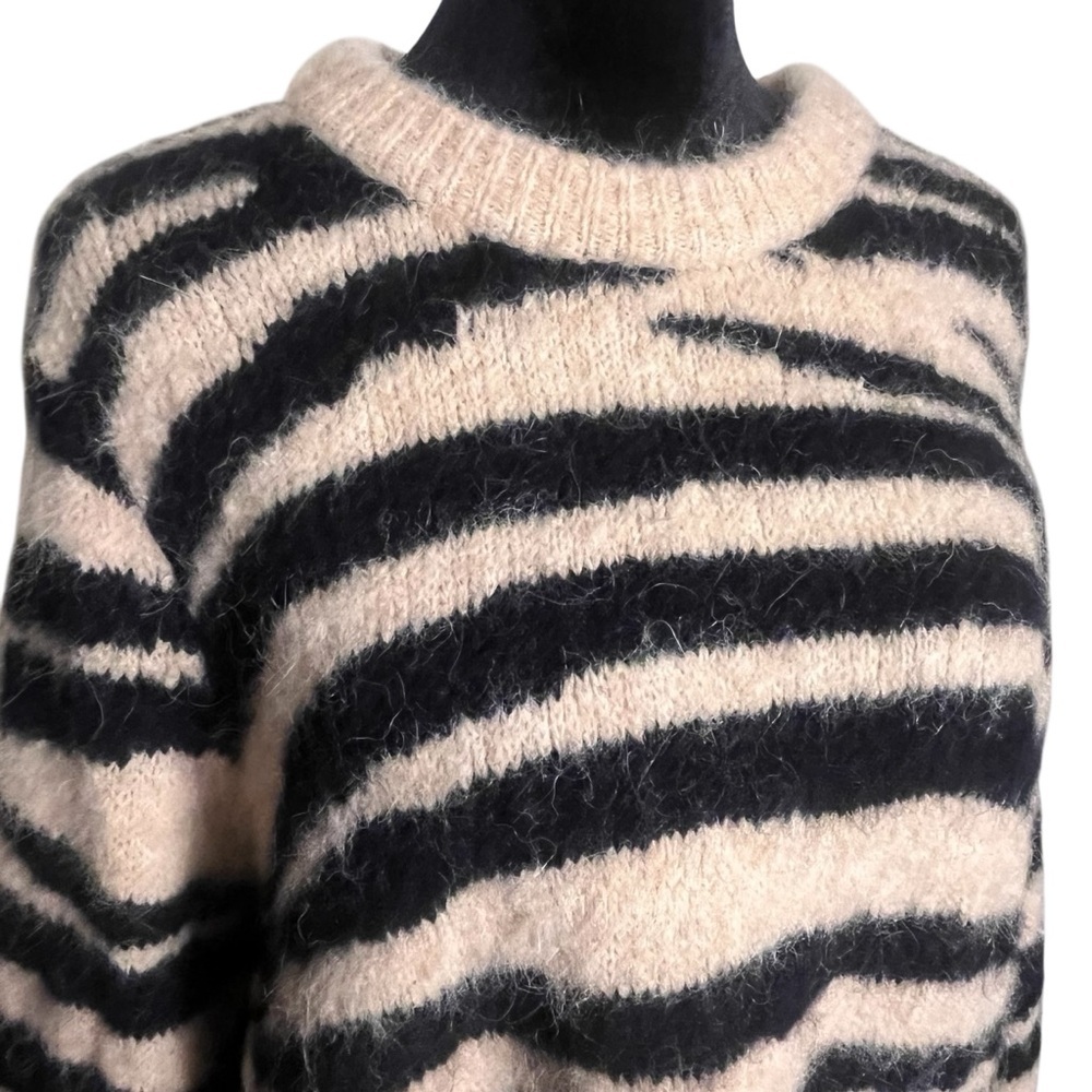 Madewell Shrunken Pullover Sweater in Tiger Zebra Stripe Wool Alpaca Blend — Lg - Picture 6 of 9